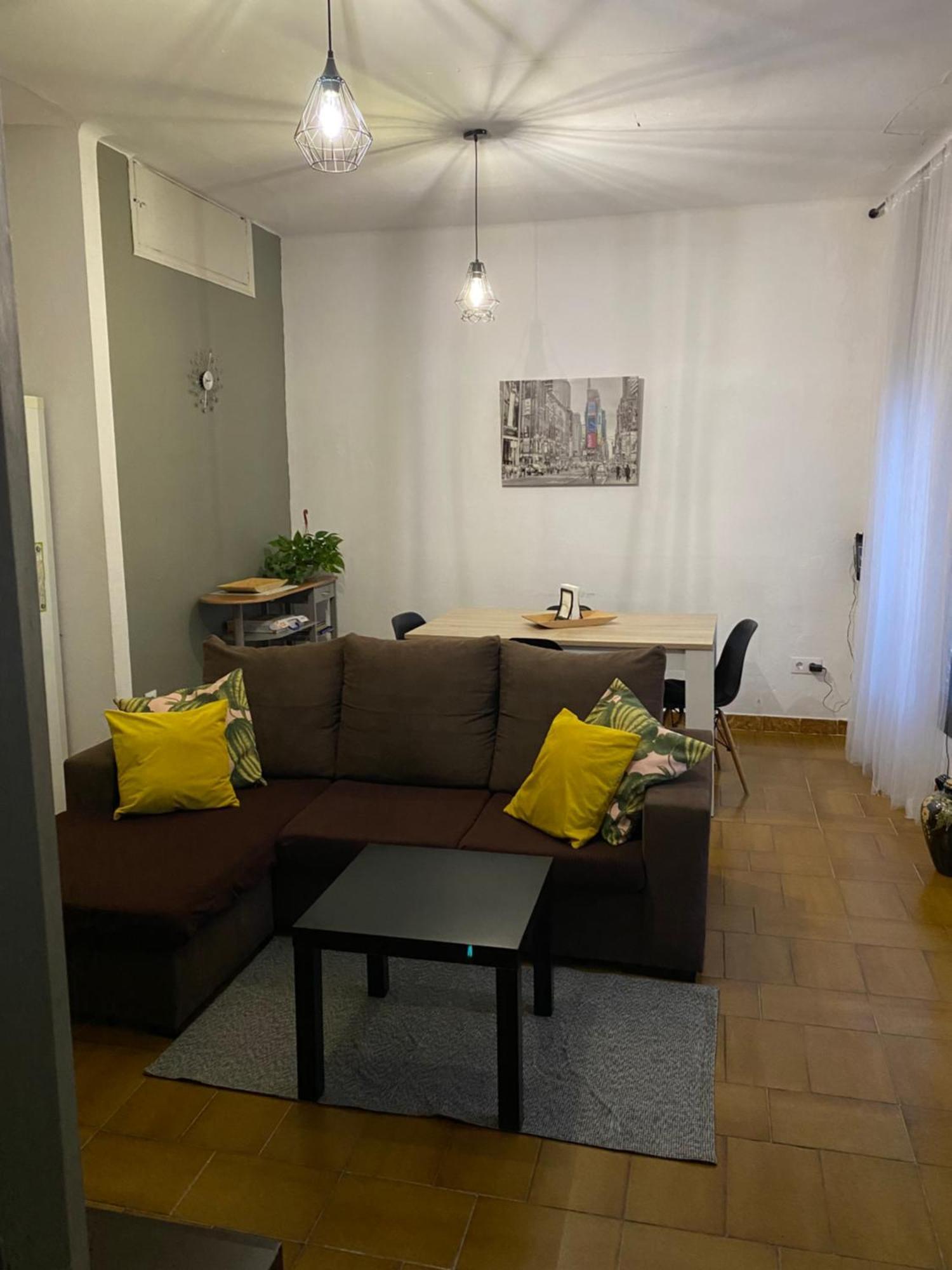 Apartamento Felicitat ฟิกวยเรส ภายนอก รูปภาพ