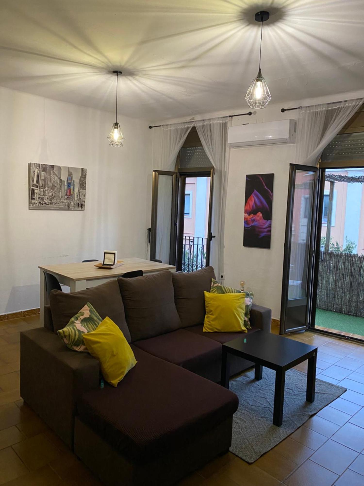 Apartamento Felicitat ฟิกวยเรส ภายนอก รูปภาพ